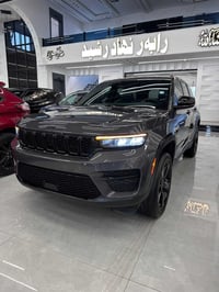 جراند شيروكي بلاك توب • ٢٠٢٥ • ٩٠٠٠ كم