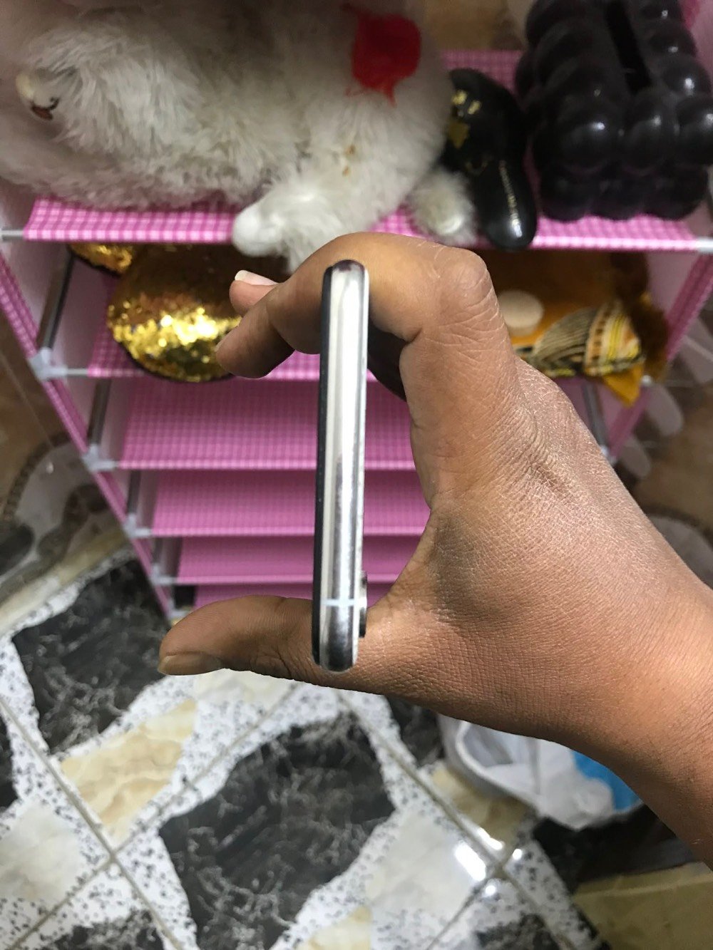 السلام عليكم 

Xs Max

ذاكرة 64
بطاريه 79
نموذج M شرق اوسط عربي 

مكفول ما مبدل بي شي 

فقط ظهره مفطر وفطر بسيط بالكلاس مال الشاشه من فوك

للبيع أو مراوس ب150 ومجاله بسيط جداً

مكاني الشعب شارع الصحه 

رقمي ***********