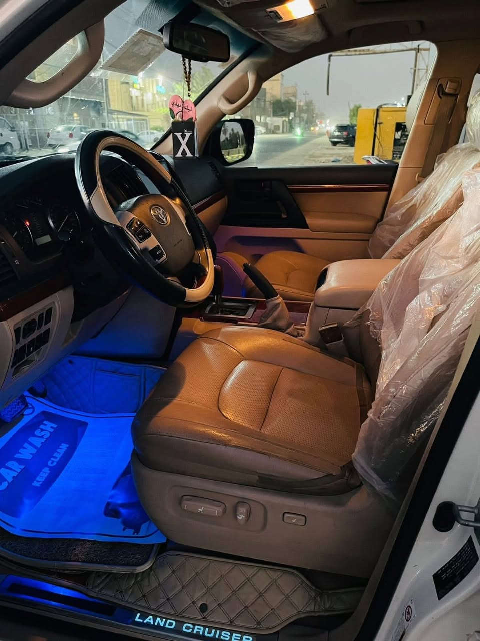 السلام عليكم السياره للبيع السونار مرفوق مع الصور السعر 375 وبيها مجال  السياره بريم  فول موصفات اي استفسار الاتصال على الرقم ***********
