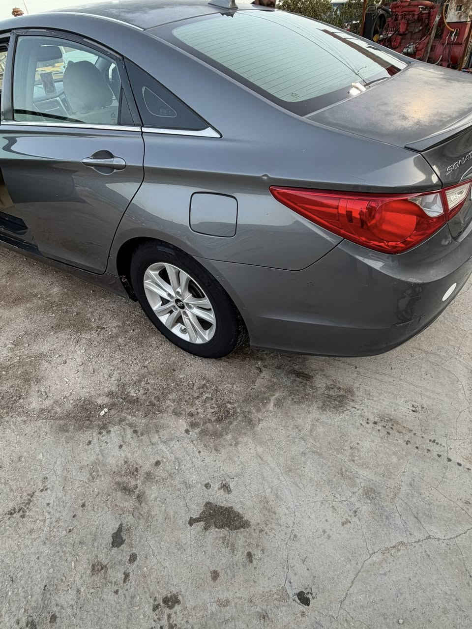 سوناتا 2013 امريكي رقم ذي قار   تحويل ثاني يوم سيارة كاملة تبريد حدادية جديدة تخم تاير  لايت زنون كشن كهربايي  مانع انزلاق تحكم ستيرن  مثبت سرعة  اي نقص مابيها. السعر 105 وبيها مجال   الرقم ***********
