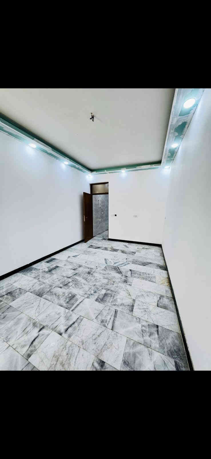 🏠بيت للبيع      (مكتب الربيعي ) 🏠 🏠 
📍الموقع/ (حي القاهرة - شارع شيف سوري )

ملاحظه/البيت جديد زيرو ## 

 .مكان ماطور ____

 ..كهرباء كل طابق معزول عن الثاني.بناء ##

 ______درجه اولى 🏰🏰🏰

📌المساحة/  80 /

 📌الواجهة/  4 و 20 س /

📌النزال/ 20  /

الطابق /آلأول/ طرمه صغيره / 

 اسقبال / مطبخ / حولي / خدمات / غرفه نوم

الطابق  /  الثاني / 2نوم.حولي .خدمات /

 #.بيتونه كبيره.سطحين#

للاستفسار ☎️📞

📞***********_____
