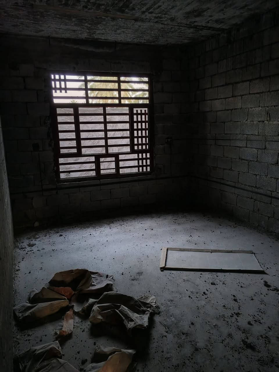 بيت مساحة 165 متر وجه 7ونص نزال 22 طابق واحد غرفتين المراسمة قبل المشروع
بي نواقص غير مكتمل
السعر 75 مليون
موبايل واتسب ***********
