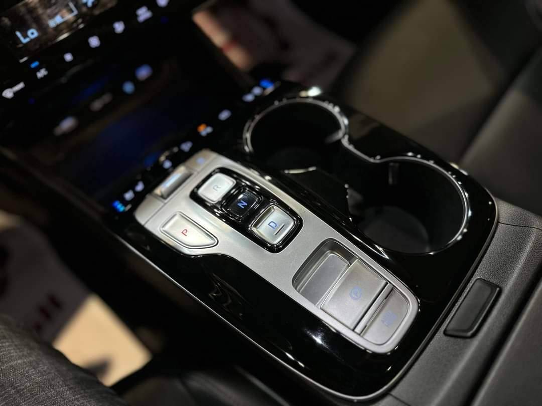 Huyndai Tucson Limited 2022
Tel:_***********
الفئه:- -Limitid فول مواصفات 
 وارد امريكي  🇺🇸
المحرك :- i4  2.5L
العداد :-29.000
المواصفات 1/1
بانوراما بصمه تشغيل 
تشغيل عن بوعد
سيستم سماعات Bose 
(Remote Start) 
5 كاميرا 360 درجه
كاميرا مع اشاره 
شحن لاسلكي Wirles Charge
صندوق شفط كهربائي،
رادار  360 درجه 
رادار أمامي تفاعلي (تحديد مسار) 
رادار خلفي (تحذير من الاصطدام) 
رادار جانبي(نقاط عمياء) 
تبريد مركزي 
كشن خزن
كراسي هيتر وتبريد امامية
ستيرن هيتر 
كراسي تدفئة خلفي
اوتو هولد Auto
شاشه كبيرة لمس
مانع انزلاق
تحكمات استيرن
لايتات ليد 
Drive Mode:-smart- sport-normal
Apple Car play كركوك, العراق
