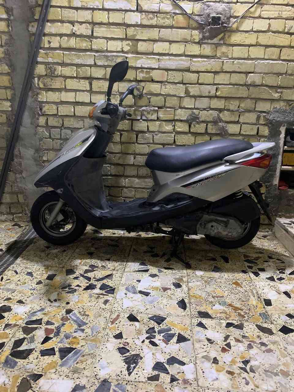 السلام عليكم درجه بريز   رنبه   جديدة
درجه كله بلاديه كفرات صلي بلاديه  خير من الله   شلعه ومعدال شغاله سلف وهندر مكينه خرسه ناعمه  كهربائيات كله شغال شاير يمنه يسره عداد كليو متر شغال الايت عالي ناصي كله شغال بريك مامي خلفي   مكفوله كفاله عامه 
وراق كامله 
مكاني بغداد  بلديات 
السعر 625 
رقمي ***********
