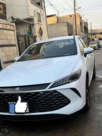 Byd كن بلص ماشية 10 الاف   باسمي بغداد الكرخ   بيها رصعتين مثل ما موضح...