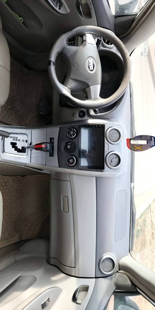 بەناوی خوای گەورە
Byd j3 2014
بیوایدی j3 2014
سعری خوای هەمو بازار
چوار جام کارەبا
سڵایت
Abs
بەسمەیە
گێر عادیو ئۆتۆماتیک
لایت عەدەسەو زینۆن
کوشن جڵد
شاشەو کامێرەو حاسەیە
هەر 5 ویلی کەپە
مەکینەی بیلادی کراوەتە سەر لۆکە
پاتری لۆکە
سەنەوی مانگی 3/2029 بەسەر ئەچێت
سەیارەی دەس خۆمە هی مەعرەز نیە
بەس بۆنیت بۆیاخە لەگەڵ شانەکان بۆنیتی بەرز بۆتەوە
***********
***********
هەردو رەقەم وەتس ئەپو ڤایبەری لەسەرە السليمانية, العراق
