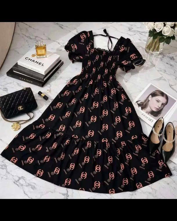 فستان بنات صالح  اسود  مع نقشة  ب3الوان 
قياس 100-120 ب 30 الف الدرزن 
****🔥🔥🔥
قياس 130-150 ب 36 الف الدرزن 
🔥🔥🔥🔥
باقي 15درزن فقط  من كل قياس 
اقل طلب 3درزن  
السعر ثابت رجائا   
اصحاب كميات خصم بسيط 
للحجز ***********
