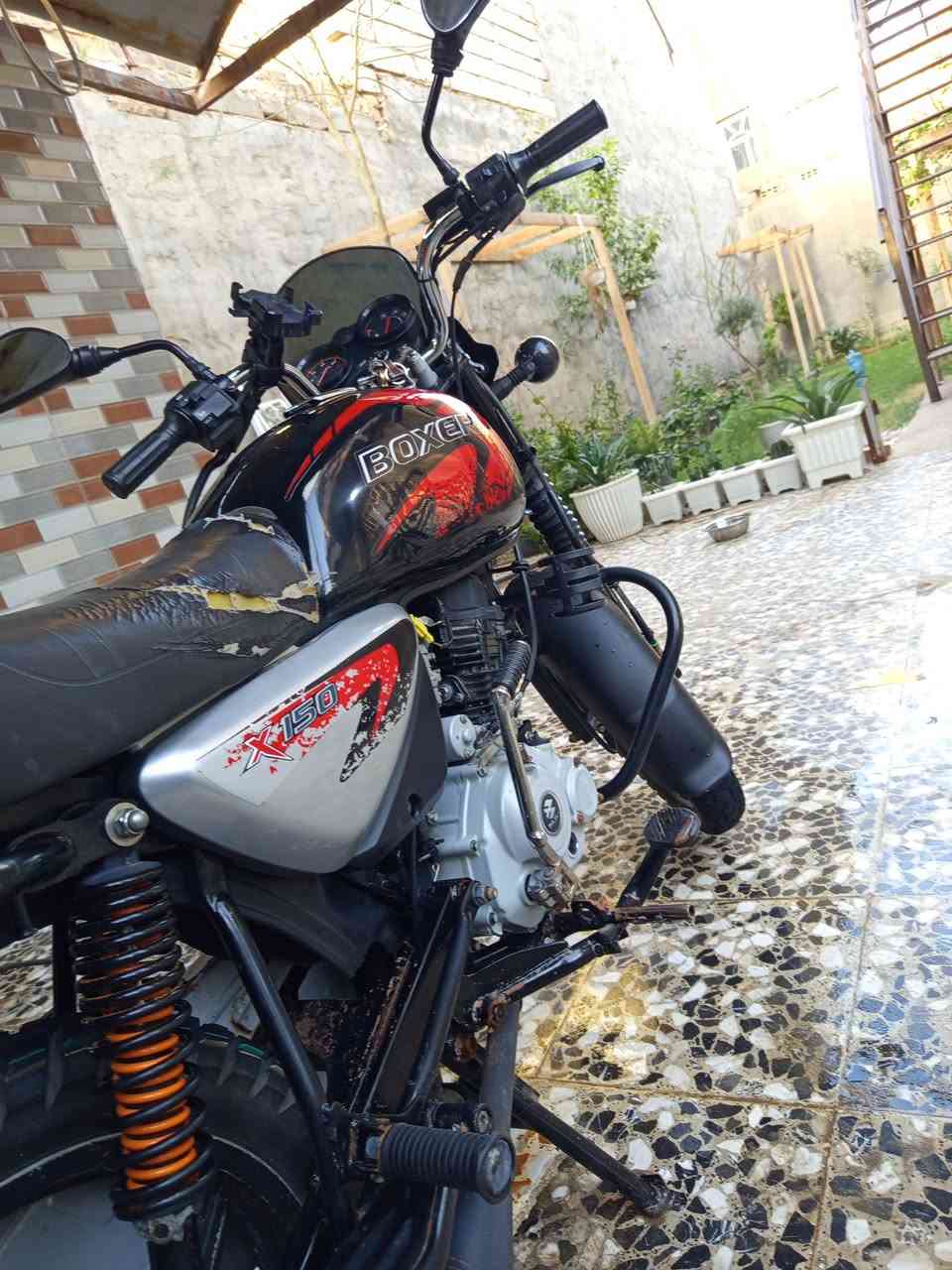 بوكسر موديل 22 طالعه بشهر ال12 يعني شكله 23 اوراق اصولي الدراجه كايمه بس مامجفت وبيه نواقص بسيطه للبيع ***********  السعر 1500 وبيه مجال بسيط مكاني بابل
