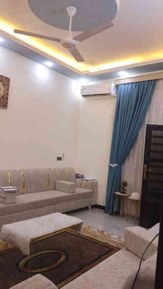 السلام عليكم الغوالي .. 
#زراعي_زراعي_مشمول_في_التطويب_مرقم

 بيت للبيع في حي الأمين الاول شارع التنانير مقابل مدرسة الصادق الامين الابتدائية ١٠٠م واجه ٨م ونزال ١٣م
فول الفول 
طابقين الاول مطبخ حار بارد براني غرفة نوم وصاله وصحيات داخليه وخارجيه
الطابق الثاني غرفتين سويت وصاله وسطحين
السعر بلاش #ب75 مع المجال 
للتواصل 
*********** علي تاميم ☎️
