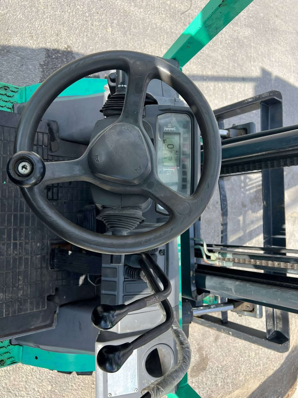 سلام عليكم 
رافعه ميسوبوشى للبيع
موديل 2014 منفيس رقم كاتى دخول جديد
٣طن و٣حركات
كير محرك رفع كهربائى بشرط 
٤تايرات جديد
***********
