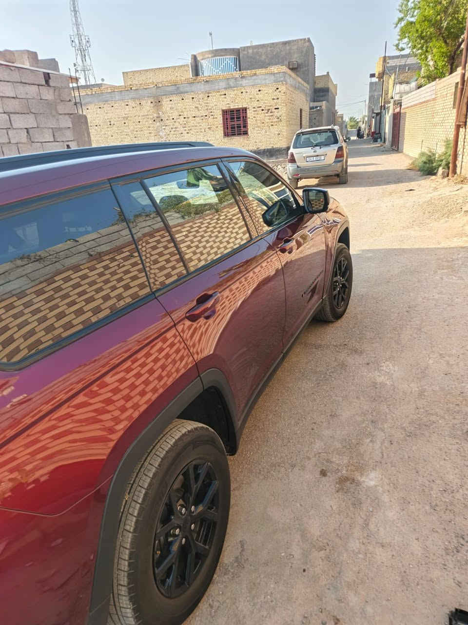 سلام عليكم من رخصت الادمن جيب كراند شيروكي
اللبيع موديل ٢٠٢٥ دخوال جديد 
حادثه بنيد وجمالغ بارد وصبغ بنيد بدون دواخل
مكينه ٣٦٠٠
رقم بصره شهداء
ماشيه ١٢ الف مايل 
سعرها ٢٥٥
مكانه البصره القرنه *********** اتصل فقط
