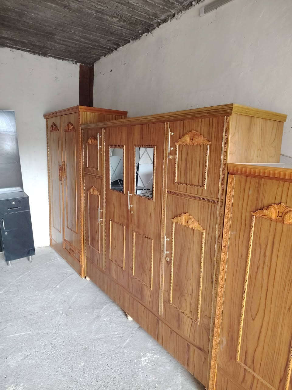 محلات الأصدقاء للبيع وشراء الأثاث المستخدم القيارة قرية الجواعنة مقابل منفذ الجوهرة ولحوم الخفاجي مجاور جسر الجينكو
*********** وتس
