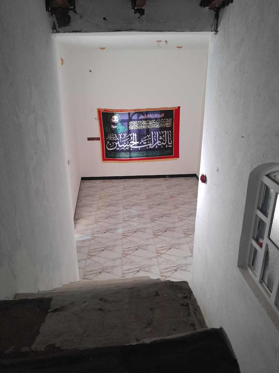 مكلف بلنشر بيت زراعي للبيع مساحه 125بشارع مول الكوخ قرب أسواق الشيرازي البيت فارغ حاليآ السعر والتفاصيل خاص أو واتساب رجاء ***********
