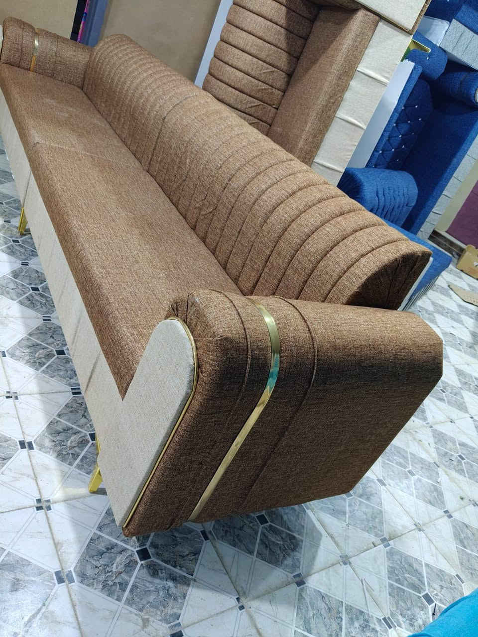 تخم ديوان لون جوزي اقماش كتان
 تخم ديوان للبيع جديد
27 متر
شغل مرتب
44نفر
بيع او مراوس اوتبدل 
رجل حديد تركي 
شغل بلاويد اسود تفتح الاقماش وشوف الخشب 
يوجد قياسات اكو 6اونص
او 14كتر
او 20كتر
او 26متر 
اتعهد بالتخم بعد الاتفاق ونصبه بالبيت اي شي زايد او ناقص
اتحمله انه شخصيا 
تدلل اتصل او راسلني 
بيع او مراوس اوتبديل 
لعلم اذا عندك تخم مستخدم نشتري 
اوجلسه عربيه
متواجدين يومياً 
عنواني ناصرية الغراف طريق ال سهلان منطقه العميرات 
واتساب ***********
انظم للكروب ادخل على الرابط
https://www.facebook.com/groups/490367711756252/?ref=share_group_link
