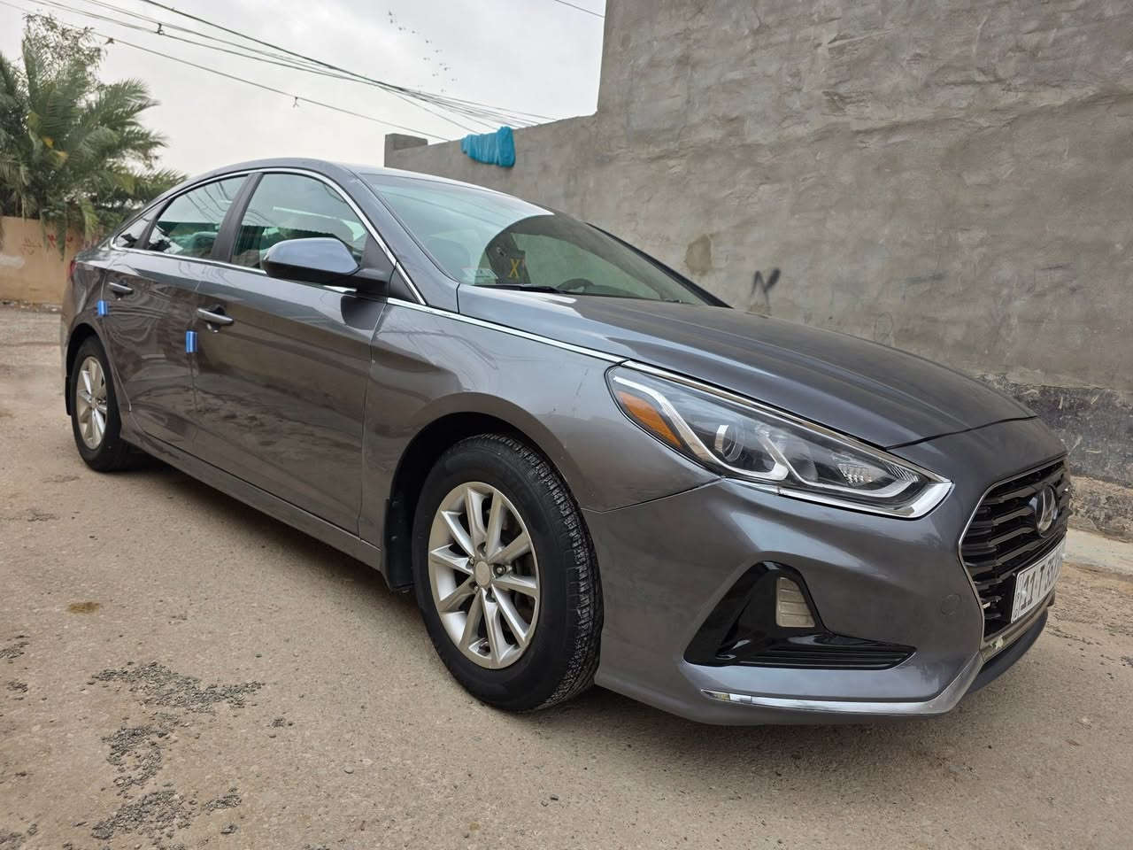 السلام عليكم 
للبيع   
سوناتا ٢٠١٨ حادثها سطحي قطعه بنيد فقط ومصلح نفسه سياره جاهزه بدون اي نقص
بدون دواخل 
لغد شاصي كفاله
نص موصفات 
محرك ٢٤٠٠ جي دي إჂ̤ 
دواخل لوينن 
شاشه جبيره 
كامره دواره 
رادار جانبي 
٣ وضعيات قياده 
فول تحكمات استرين 
تبريد + تدفئه خير من الله
السياره جاهزه من كلشي فضل الله 
رقم بغداد الدولي  تحول مباشر 
السعر ١٣٠ وبيه مجال بسيط 
***********
مكاني ديالى بلدروز
