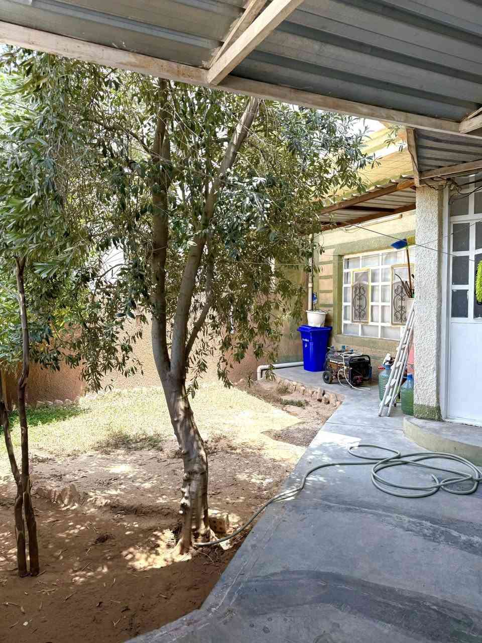 #اعلان
دار للبيع مساحة 200متر 

#مواصفات غرف نوم عدد2 هول كبير استقبال مطبخ صحيات بيتونه كراج حديقه سيراميك سقف ثانوي 

#خدمات كامل مجاري رصيف 3امتار شارع 30متر مقابيل مدارس ابتدائيه متوسطه بنات والبنين يصلح كلشي شارع تجاري محلات يتاجر منظمه مقرات صف داره هجره ومهجرين 

#الجنس العقار طابو صرف تحويل ثاني يوم 

#العنوان ديالى خانقين خلف ملعب 

#اتصال ***********  مكتب علي الوندي للعقارات ومقاولات
