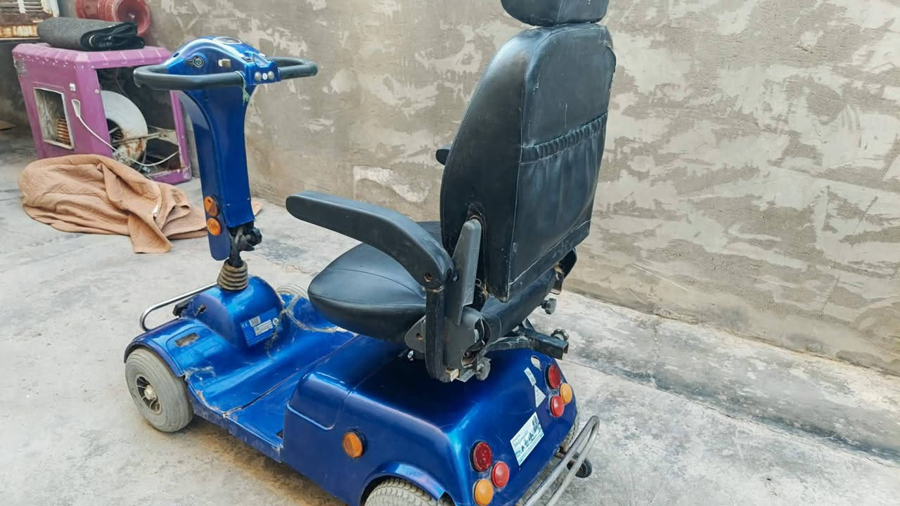 دراجه معوقين نظيفه تايرات جديده بيها عطل تمشي سريع فجأة تصير بطيئه حيل ، والكفر الامام انكسر من التحميل السعر 225 
للاتصال ***********
