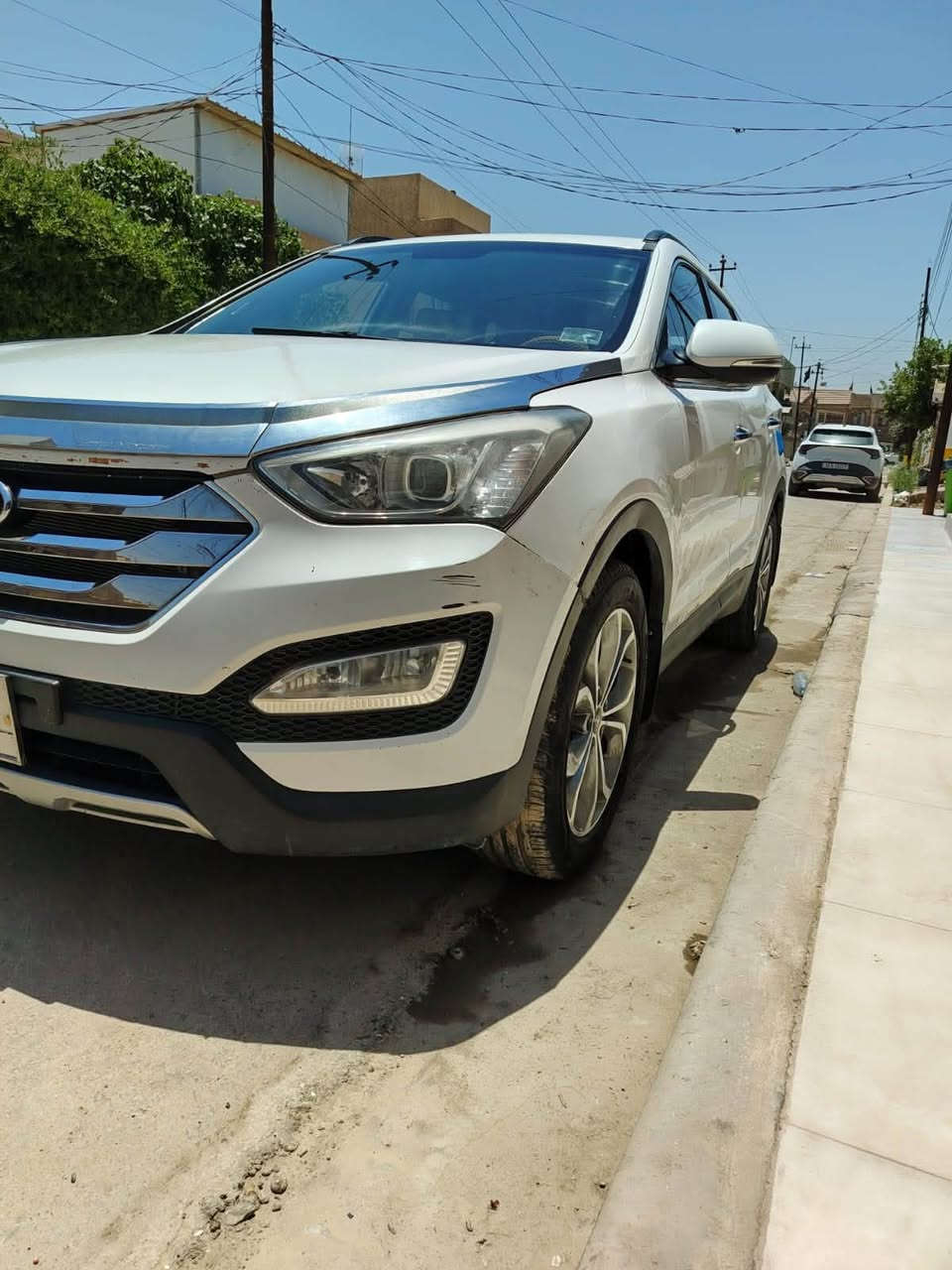 🚘 للبيع: هيونداي سنتافي خليجي 2015 🚘
✅ وارد خليجي�✅ محرك 3300 – 6 سلندر�✅ دفع رباعي�✅ 7 راكب�✅ تبريد 3 قطع�✅  تحكم بالستيرن�✅ مرايا شفط�✅ حساسات أمامية وخلفية�✅ كاميرا خلفية�✅ إشارات بالمرايا�✅ بدون صبغ �✅ بارد كصة البنيد وبارد بين الجاملوغ والباب
📍 مكان السيارة: بابل�💰 السعر: 160 وبيه مجال 
📞 للاستفسار: ***********
