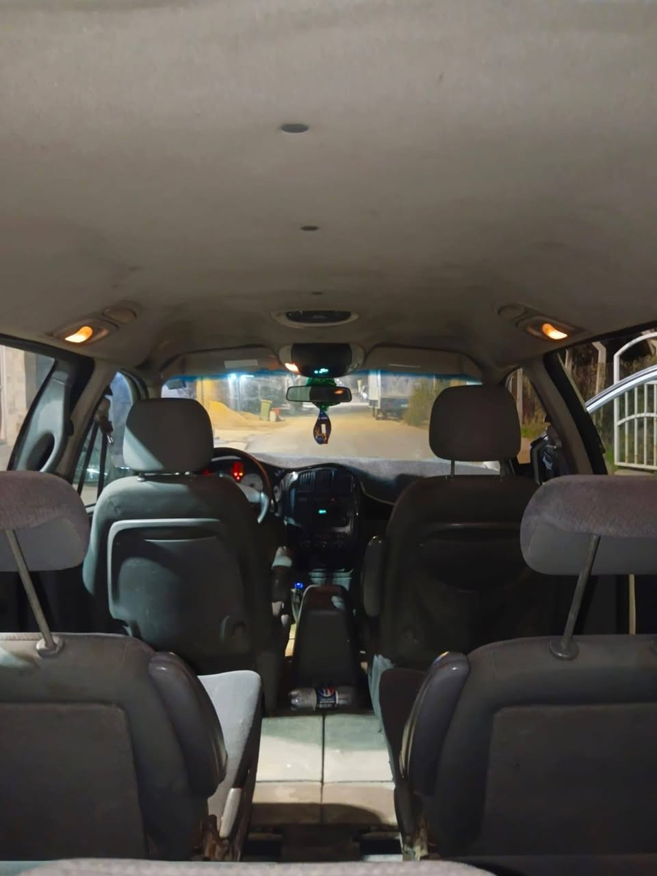 سلام عليكم كرفان 2007شاصي طويل مكينه 3.800 قبل شهر شاده 3 قطع تبريد كشنات بلاع داخل نضيفه  كهربائيات شغاله تحكمات ستيرن جهتين كروز مثبت سرعه شغال سياره نقصه صدر تعبان الكمبريسر شغال بس اكو ليك بالفريز بأسمي السياره سنويه تنفذ 2030  رقم دولي
سعره 62 بيه مجال قليل 
ملاحظه الكشر موضح كدام بلصور تجي وتشوف  اسف ع الاطاله 
هاذا رقمي ***********
