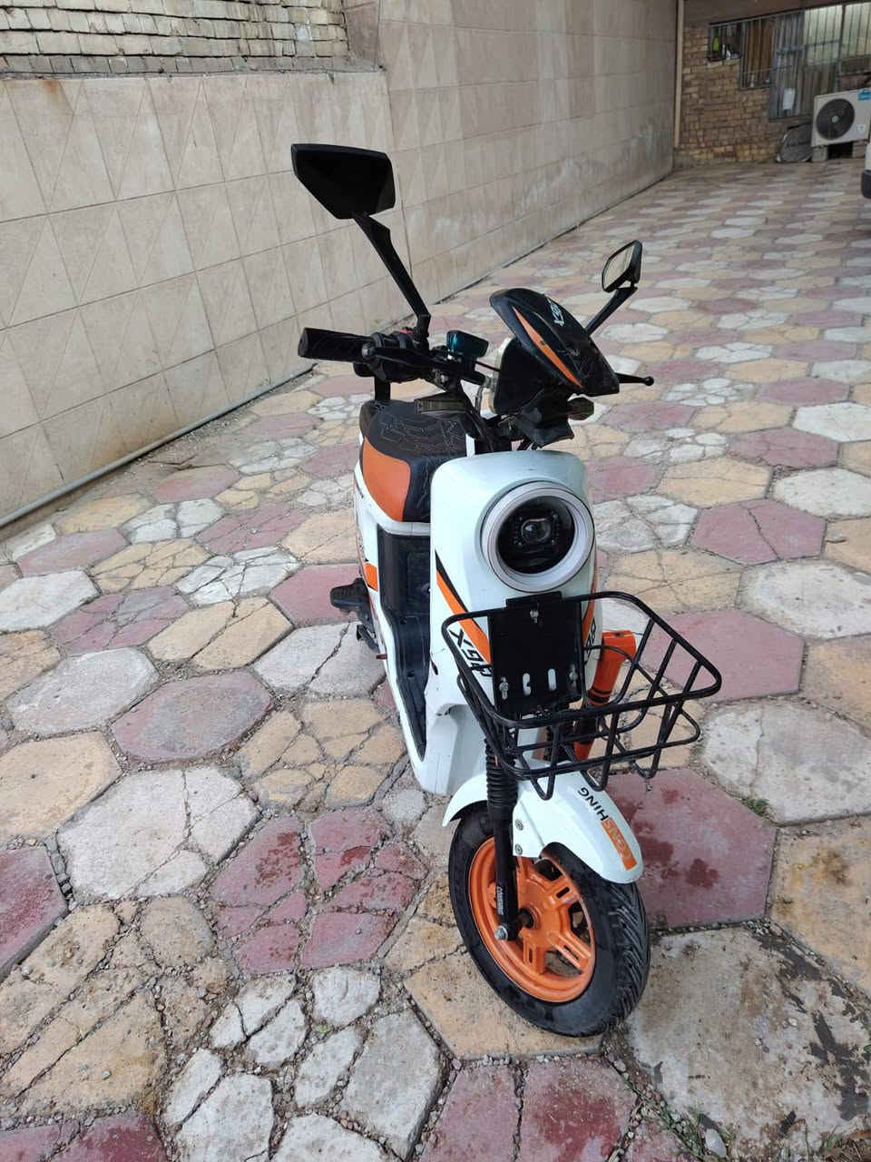 السلام عليكم
دراجه شحن للبيع ب 300 وبيهه مجال

 بس الدواسه ثانيه ضايعه وجوزه مال سويج يردالهه تبديل ب 10 تتبدل
درجه نضيفه واستخدام قليل

للاستفسار ع هذا الرقم *********** فقط واتساب بي
