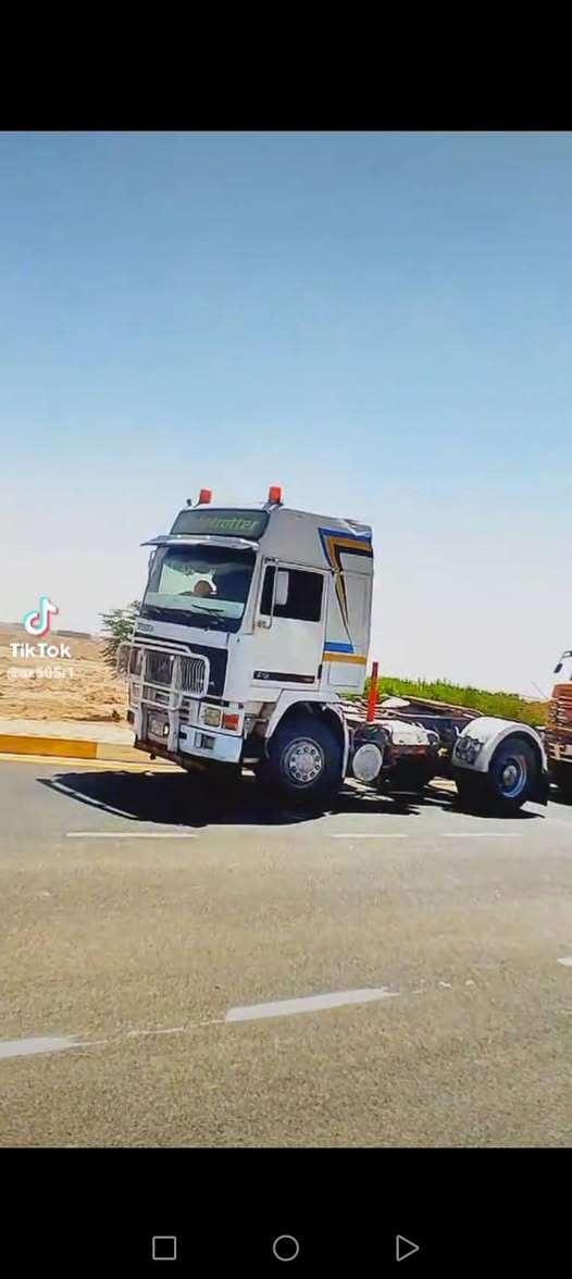 سلام عليكم فولفو للبيع موديل 93تخم تاير سياره مكفوله كفاله عامه محرك لا تنقيس ولا تبخير كير مكفول وباقي لستفسار عله رقم ***********. ***********
