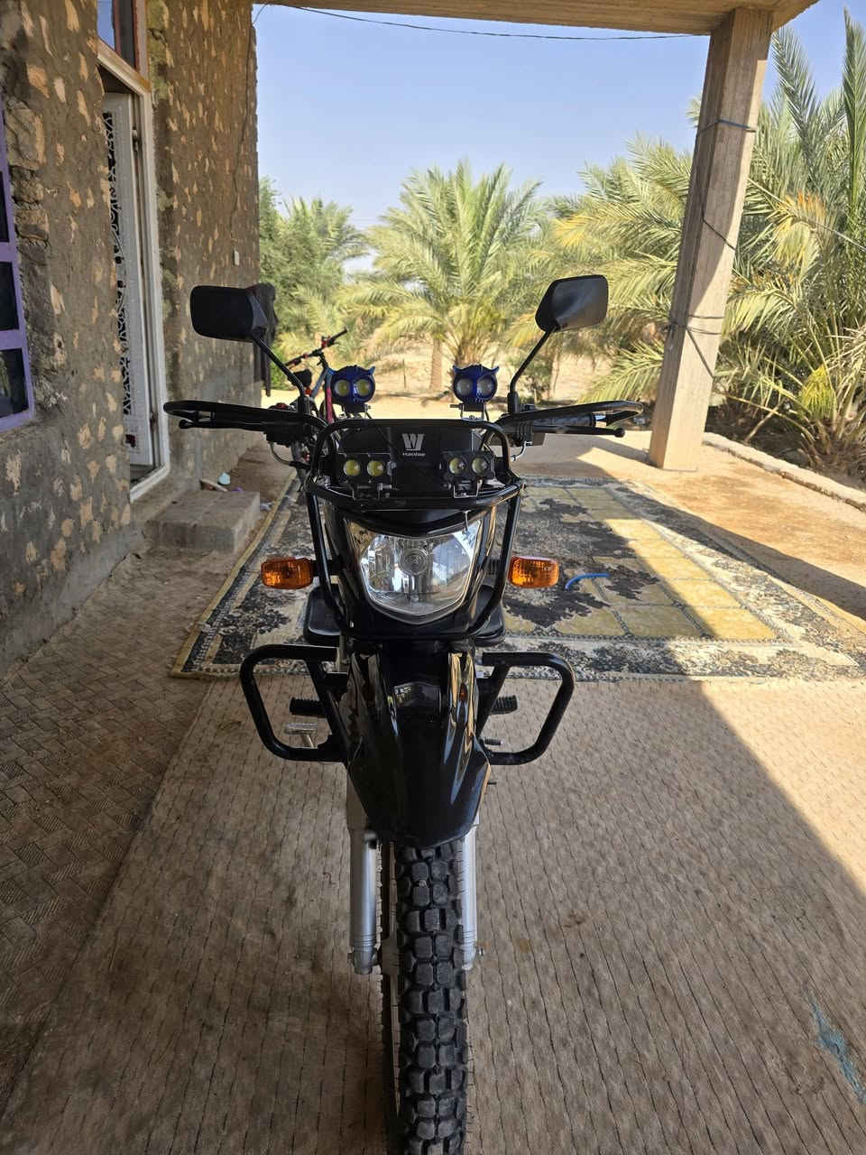 السلام عليكم
دراجه للبيع هاوجي جبلي موديل 25 كفاله عامه 
السعر 《مليون و300 》وبي مجال ماشي 5000 الف كلش جديد نضافه فول نشاط فول محرك 150 بعده شركه مابي اوراق اكفله من كلشي مكاني الرمادي الجزيره البونمر 
للاستفار  ***********
