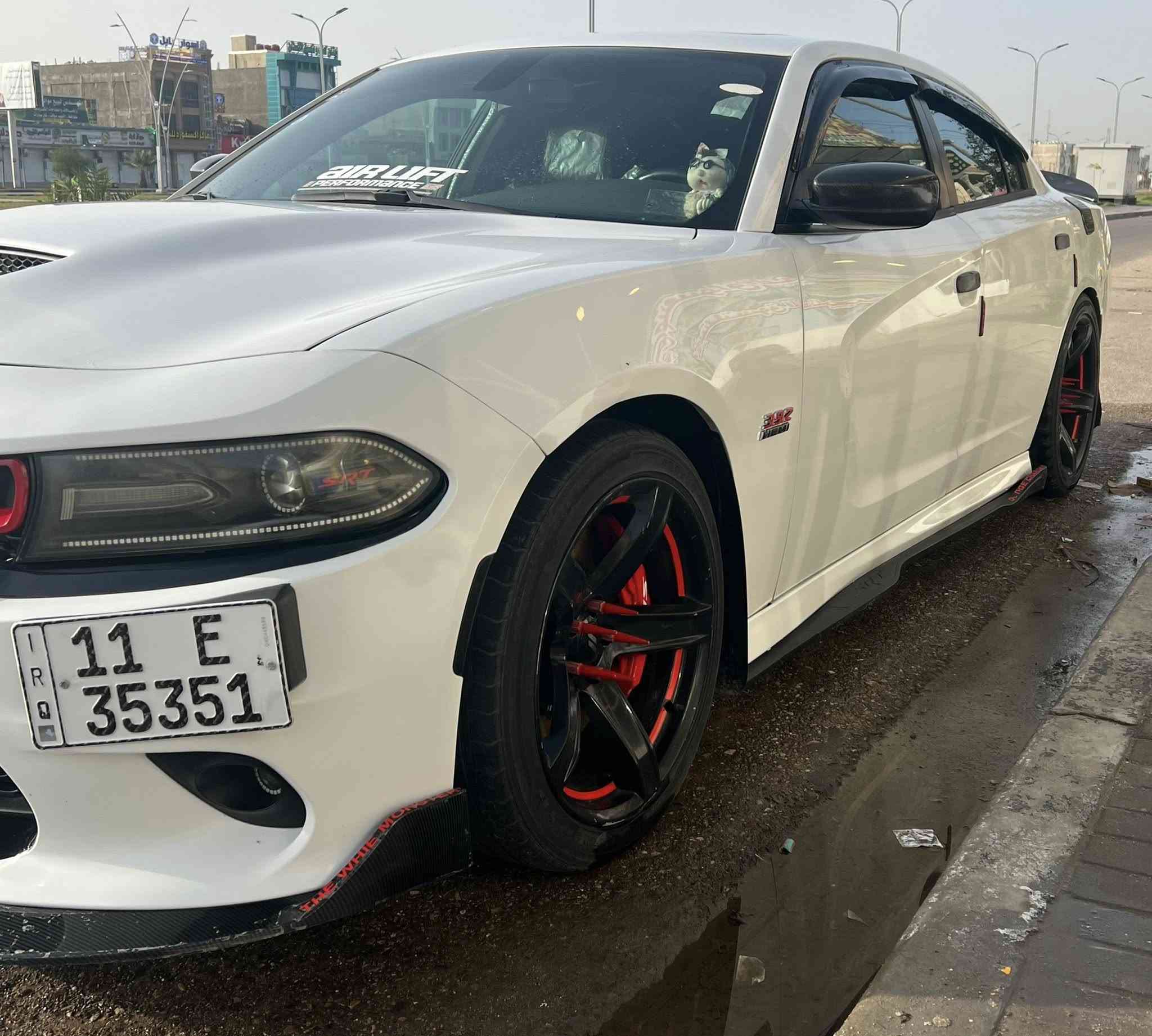 السلام عليكم جارجر موديل 2018 اس آر تي المحرك 6400 حادثه سرقه دعاميات  سياره جديد وما ماشيه 
سياره مزوده ع المكينه عند مصطفى ايكل باقي التفاصيل راسليني خاص وتدل 
***********
