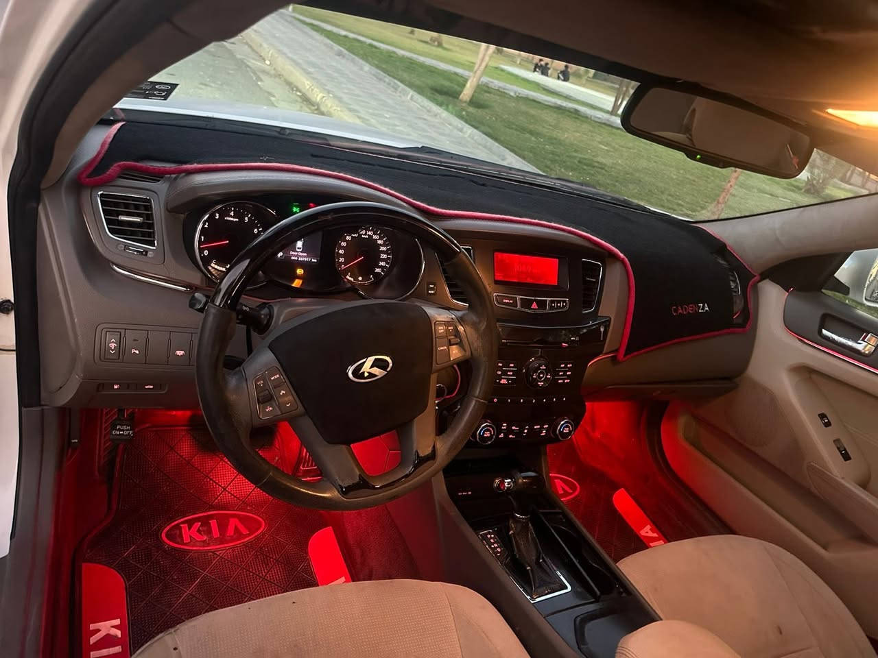 سلام عليكم كادنزة 2011 خليجية فول مواصفات السونار واظح وجان بيه فابيون على البنيد وشلته وطلع مكشر الصبغ كير محرك صدر هزة وينوية جديدة بيه رواجز لمدة ثواني بالتشغيل فقط مكان السيارة بغداد السيدية السعر 105$ للااستفسار ***********
