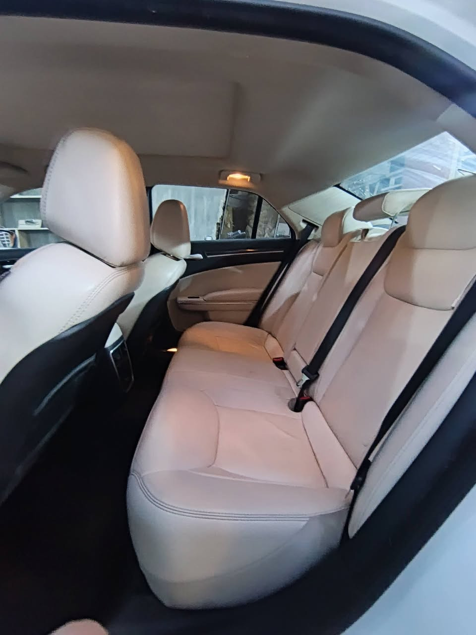 كرايسلر C300 2017 وارد أمريكي🇺🇸 🇺🇸
((دخول جديد كتاب ضابط متقاعد))💫 
السياره جديده ماشيه (139mi) 
(ملاحضه) السياره ما بيها حادث تبريد مكينه كير كفاله. 

مواصفات LEMETD المعروفه
نيكلات ابواب المري نيكل العلايم نيكل
مكينه 3600  v6
ابواب بصمه 
داخل صاج
دواخل مختلف بيج جلد السايق ولصدر كهرباء
بانورما 
بصمة صندوك
تحكم ستيرن كهربائي 
ستيرن كهرباء  
كشنات تبريد تدفئة 
مراية هيتر مع الانعاكس ليلي 
مري قلاب ويا بك
تحكمات ستيرن
تبريد ثلج❄️ 

السياره رقمها ديلى مشروع وطني 

سيارة داخله كتاب ضابط رقمها ديالى 
ابيع علا حادثها طخه بل باب بصيط 

السعر اتصل ودلل
للستفسار ***********
