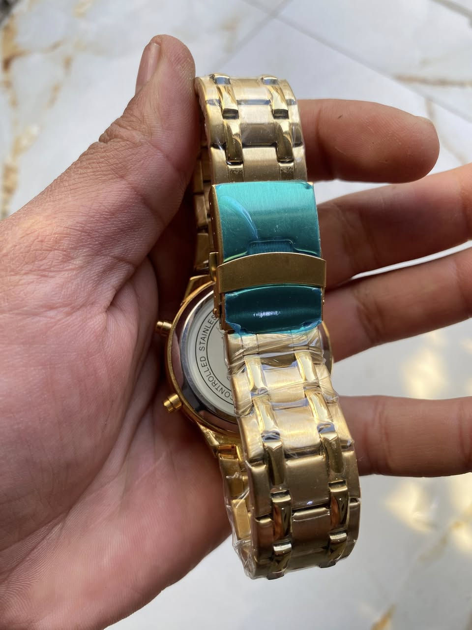 ساعة مايستر أنكر تعمل بالتحكم اللاسلكي. توقيت ذري أوتوماتيكي.
جديده غير مستخدمة قطر كبير42/46

سعر 50الف يتوفر توصيل


**إذا كنت صاحب هذا الإعلان وتريد حذفه لأي سبب، رجاءا أرسل رسالة إلى الدعم الفني**