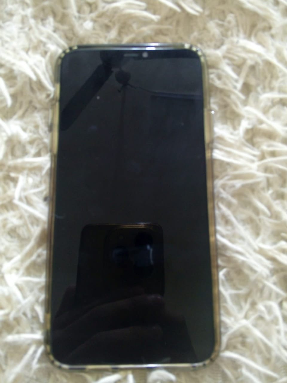 آيفون 11برو ماكس للبيع  مبدل شاشه فقط بطاريه 76جهاز حلو وزلق ما بي مكفول  مكاني بصره بل قرنه رايده ب300وبي مجال ***********
