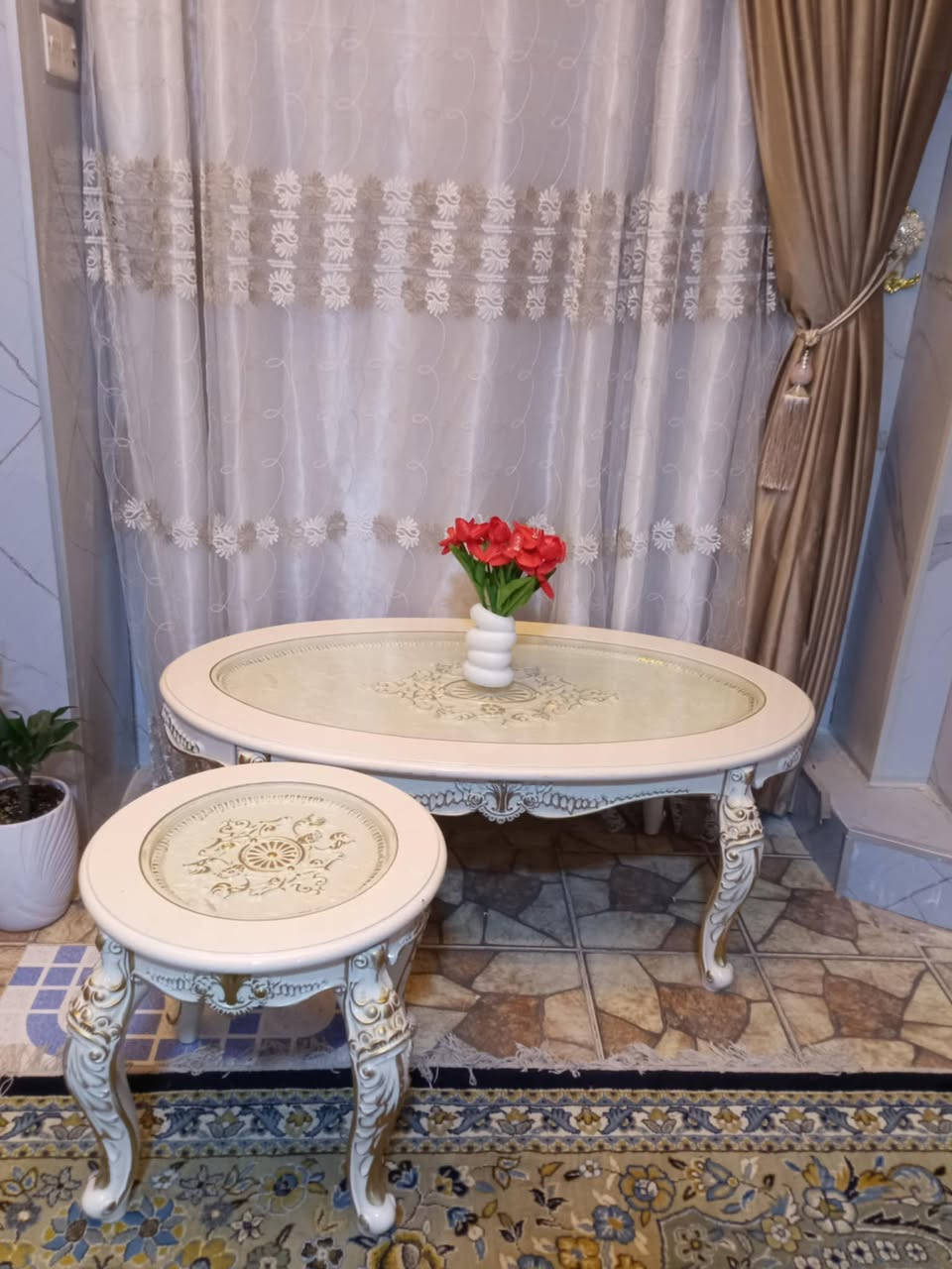 الطبله 150وبيها اربعه صغار
السرير 35
الدوشك 50
 لرفوف 125هاي حطاطه مو سوكي
لطول مترين ارتفاع متر و80 العامريه


**إذا كنت صاحب هذا الإعلان وتريد حذفه لأي سبب، رجاءا أرسل رسالة إلى الدعم الفني**