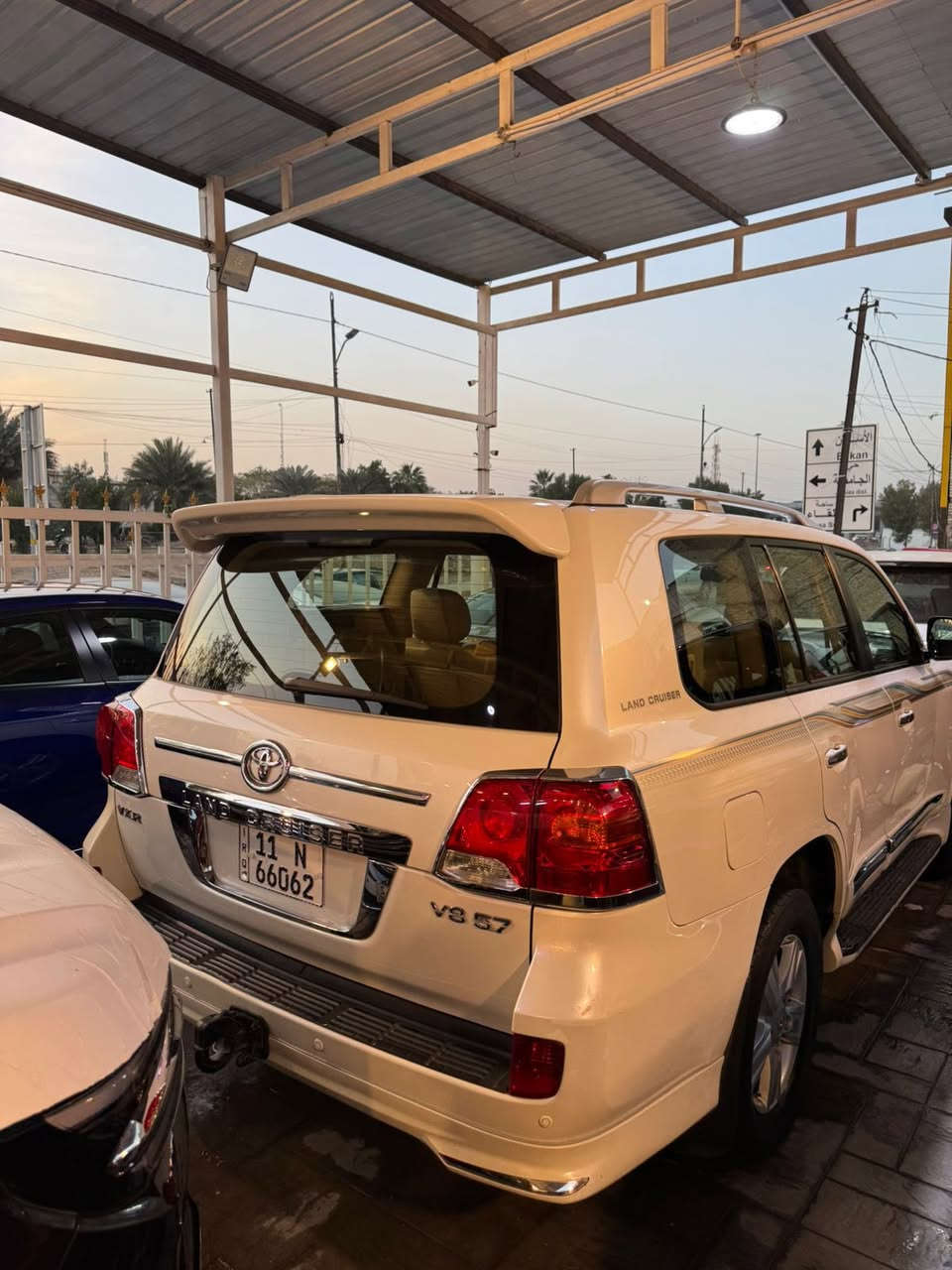 السلام وعليكم للبيع
لاندكروز 2013 VXR V8

مكفولة كفاله عامه من الصبغ عدا ربع الدعامية الخلفيه صبغ

ولباقي كفالة من الصبغ

فول مواصفات 

 مواصفات لاندكروز معروفة

سعرها 355 ورقة وبيها مجال بسيط

مكان السياره بغداد تحويل ثاني يوم

الرقم ***********
