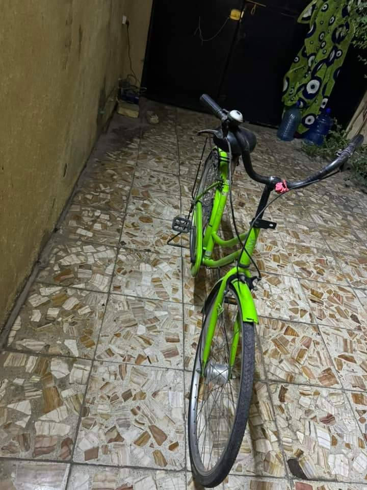 السلام عليكم بيسكل بناتي
لون اخضر  نضيف  بس تاركه  ونقص
جوب خلفي فقط  مكان بغداد حي اور 
السعر 100 وبي مجال للشرايه 
***********
