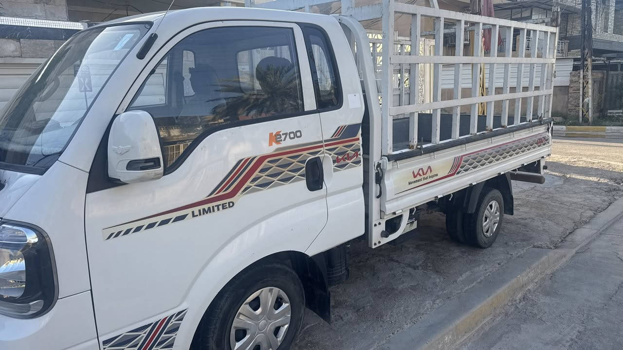 كيا عموشه موديل 2022جاهزه من كلشي تبريد ثلج مكينه مامجفته بعدها بلادي ماشيه 79600وياها محجر مثل ماواضح بلصور ب اسمي وتحويل ثاني يوم رقم بغداد انكليزي السعر143 مكانها بغداد المحمودية *********** المو شراي لايتصل
