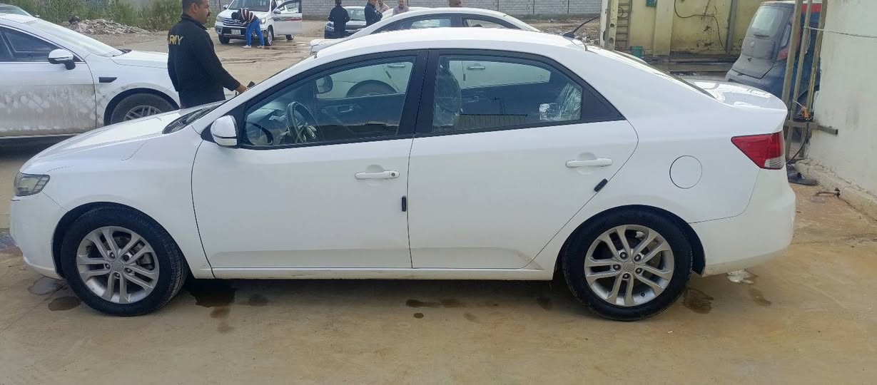 سلام عليكم
سيراتو 2011 رقم شمالي بسمي 
شرط تحويل 
سياره خير من الله مكينه وكير مكغولات 
بيه جاملغ خلفي شبه صبغ بدون ضربه 
السعر 108وبيهة مجال 
المكان بغداد كراده 
الاستفسار ‏‪***********‬‏
