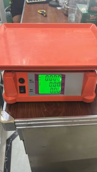 ميزان وزن 40كيلو البيع سعر 25الف ليريده يخابرني يدلل‏‏‪0780 896 2012‬‏...
