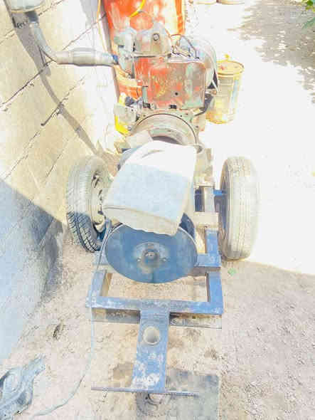 السلام عليكم مولد للبيع  دويز بستم واحد شغال كامل عنوان ديالى ناحيه السلام السعر 650 ***********
