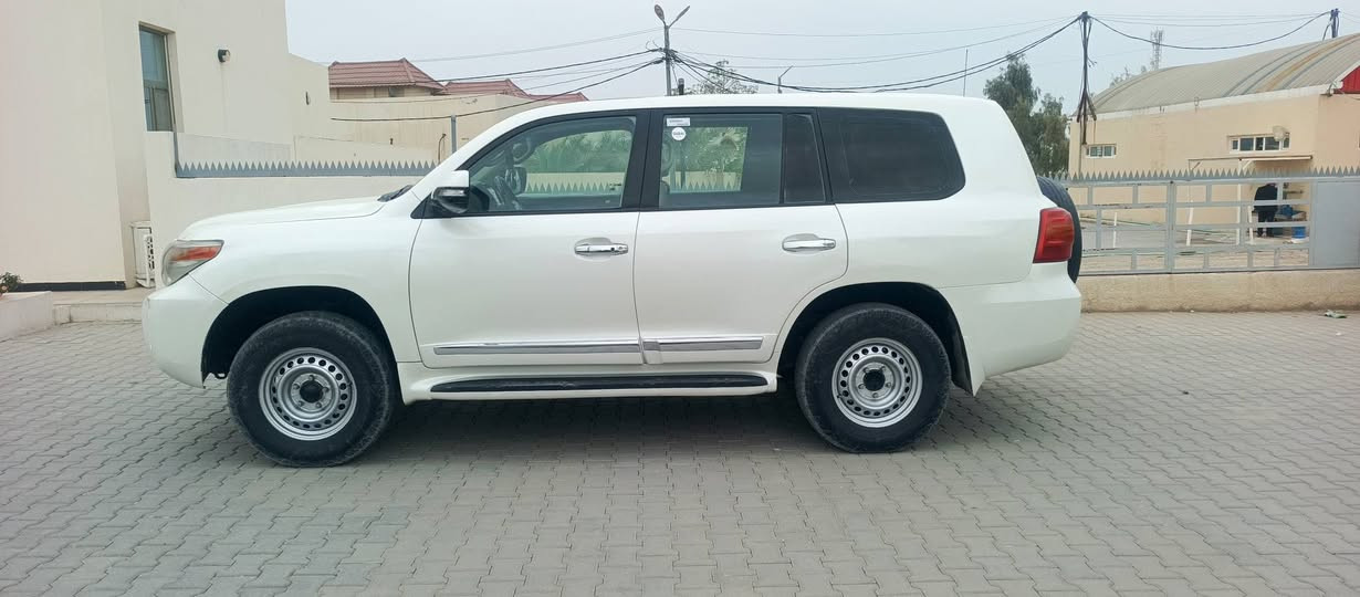 لاندكروز مديل11قطري فول عادي
رقم بغداد هزه ورقم دولي بسمي شخصيا كير ومحرك شرط
تخم تاير جديد حداده حلوه اظافه منظومه غاز ملاحظه 
سياره صبق عام كفاله شاصيه ومن ظربه القويه واقع سياره 
كلش حلوه بيع ومراوس جارجر لاندكروز هايلوكس سعر 
215 مكان سياره نجف الاشرف ***********
