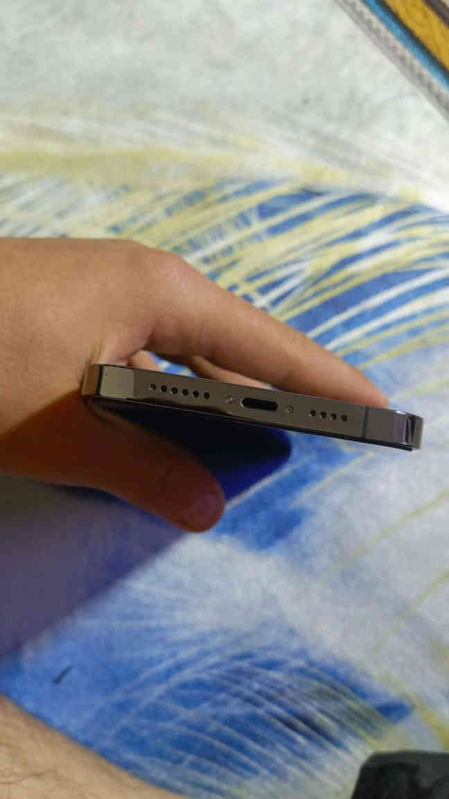 السلام عليكم اخوان موبايل آيفون 12 بر ماكس الذاكره 256 البطاريه 86 المبايل نضيف كلش مال بيت  العنوان بغداد مدينه الصدر الرقم (***********) السعر خاص على هذا الرقم
