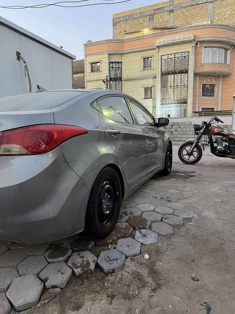 سلام عليكم النتره مديل ١٤ فول موصفات  سياره جاهزه مانقصهه شي كير مكينه تبريد كفاله سعر  ٥٠ وبيهه مجال مكان بصره هاذ رقمي ٠٧٧ ٢٥٧٣٨٥١٨
