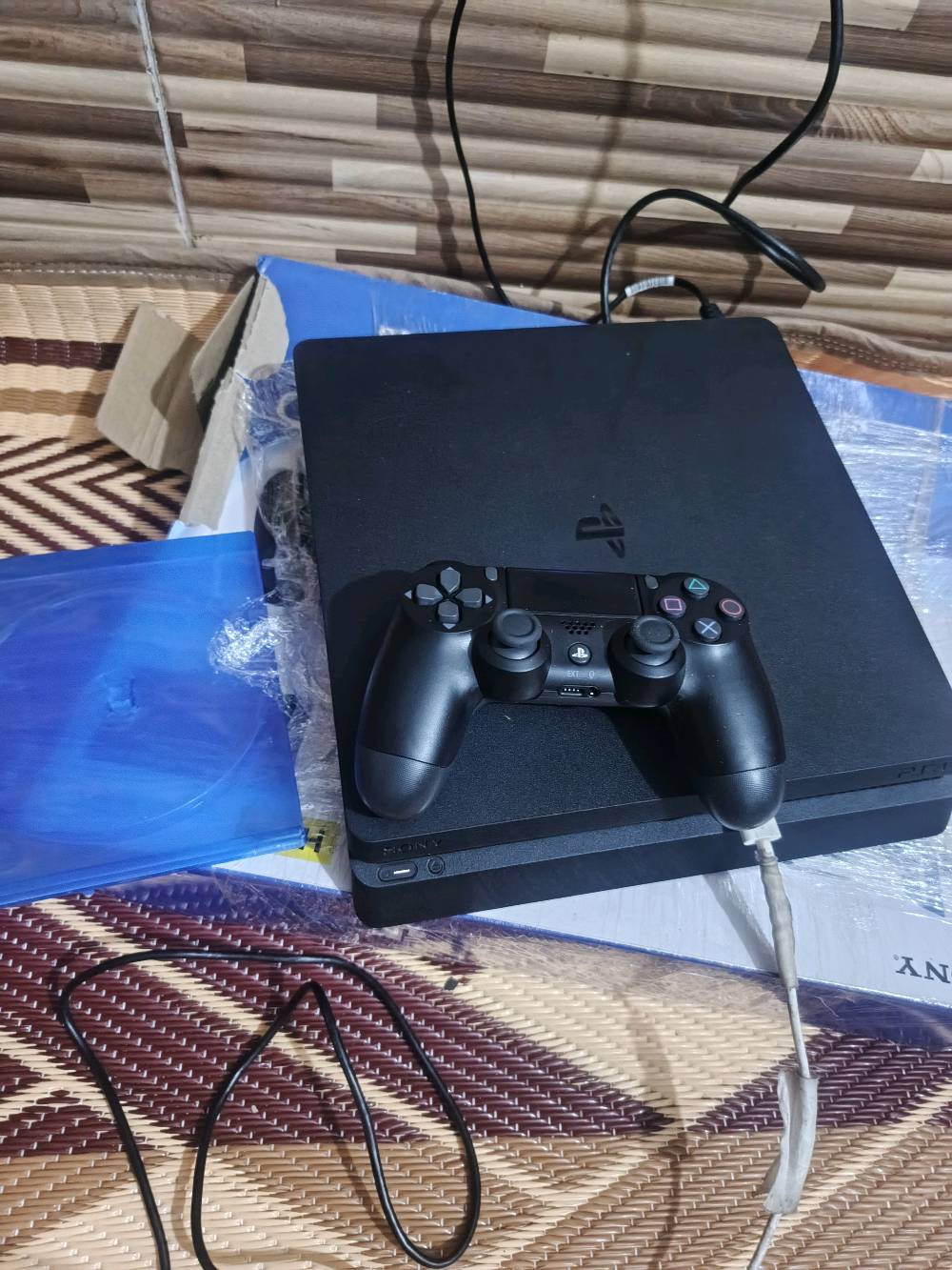 السلام عليكم اخوان
بلاي 4 سليم نص تيرا كامل ملحقات مع قرص جي تي اي غير نضام13.5 اولاين داخل اي صيانه البلاي استعمال شهر البلاي معروض 250 وبمجال حق الجيه بغداد مدينه الصدر قطاع صفر قرب البانزين خانه ***********

