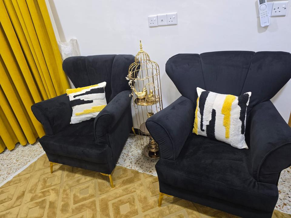 استعمال اقل من شهر جديدات 

تخم ٧ مقاعد لون اسود 
مع طبلات ٣ صغيره مع قطعه كبيرة 
بردات مثل ما واضحات بالصور

سعر التخم ماخذه مليون و١٥٠ الف 
حاليا عارضهن ٨٥٠ الف 
الطبلات ١٤٠ ماخذهن سعرهن هسه ١٠٠ الف 
البردات ٢٦٠ الف مسويهن عارضهن هسه ٢٠٠ الف 
وبالعافية عل ياخذهن 

الي ياخذهن شلع كلهن السعر يختلف اله 

العنوان : سبع ابكار 

للاستفسار 
***********
واتساب متوفر
