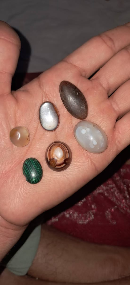 حجر كريم للبيع ***********
