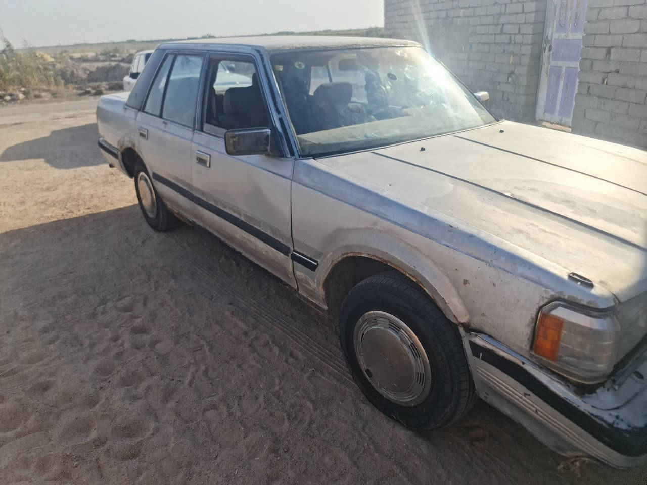 السلام عليكم
سيارة سوبر 1985 للبيع 

كير ومحرك ونجي مكفولات 
رقم دولي مميز 
سنوية لل 30 بأسمي 
مداور شوكت ماتريد 
كهربائياتها شغالة 
حدادية نص عمر 

السعر 26 وبيها مجال 

المكان ذي قار قضاء البطحاء 
للأستفسار الأتصال على رقم 
***********
