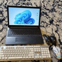 لابتوب للبيع مع كامل ملحقاته نضيف وشحنه يصل أربع ساعات ما مستعمل اهواي...