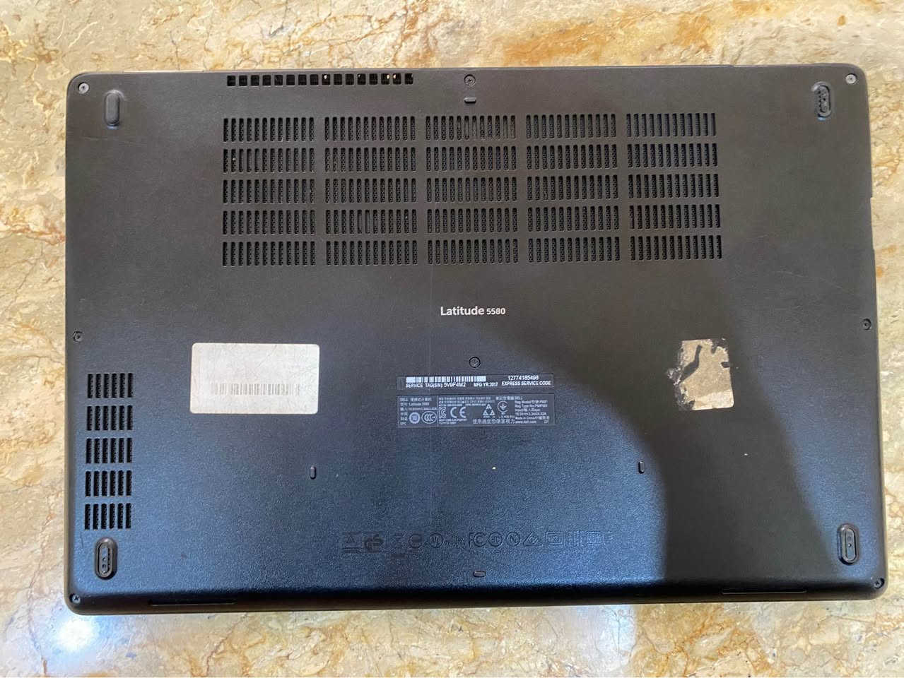 لابتوب Dell Latitude 5580 للبيع

السعر: 180 ألف وبي مجال
المكان: بغداد – مدينة الصدر

المعالج: Intel Core i5 الجيل السادس
الذاكرة (RAM): 8 GB
التخزين (SSD): 256 GB
الشاشة: 15.6 بوصة
كرت الشاشة: Intel HD Graphics 520
الكيبورد: ضوئي
البطارية: تدوم من ساعتين إلى 3 ساعات

ملاحظة: زر واحد ناقص بالكيبورد ويعمل بشكل طبيعي . Colombo, Sri Lanka


**إذا كنت صاحب هذا الإعلان وتريد حذفه لأي سبب، رجاءا أرسل رسالة إلى الدعم الفني**