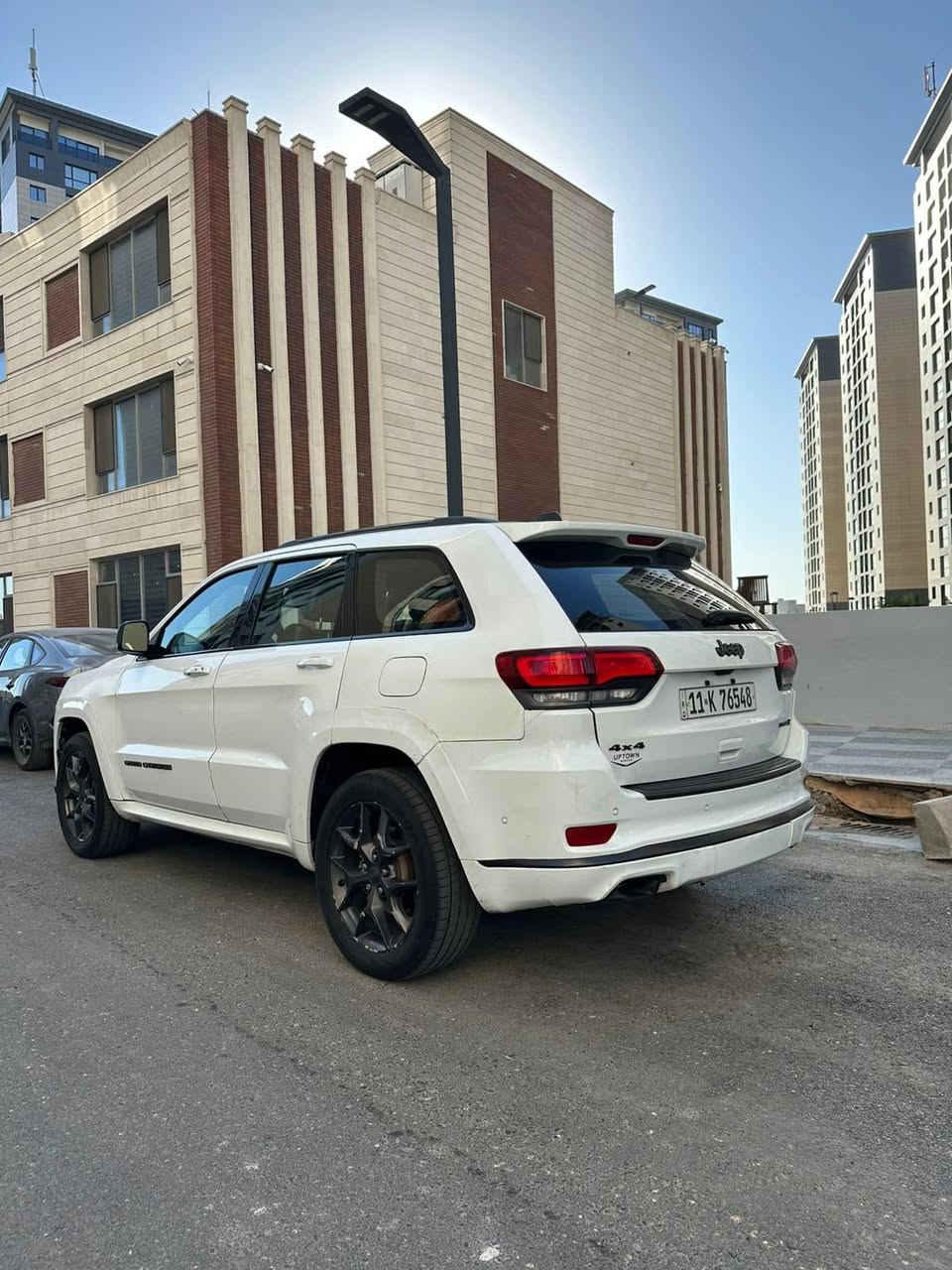 السلام عليكم 
جيب Limited X 2019
السيارة فول مواصفات عده الجكات 
حدادية 100‎%‎ 
ملاحضة البنيد فابلون مفطر
صور الحادث بالمنشور 
فقط الشراي يتصل ماكو خاص ***********
مكاني بغداد حي الاعلام او مجمع النسيم

السعر ١٩٥
