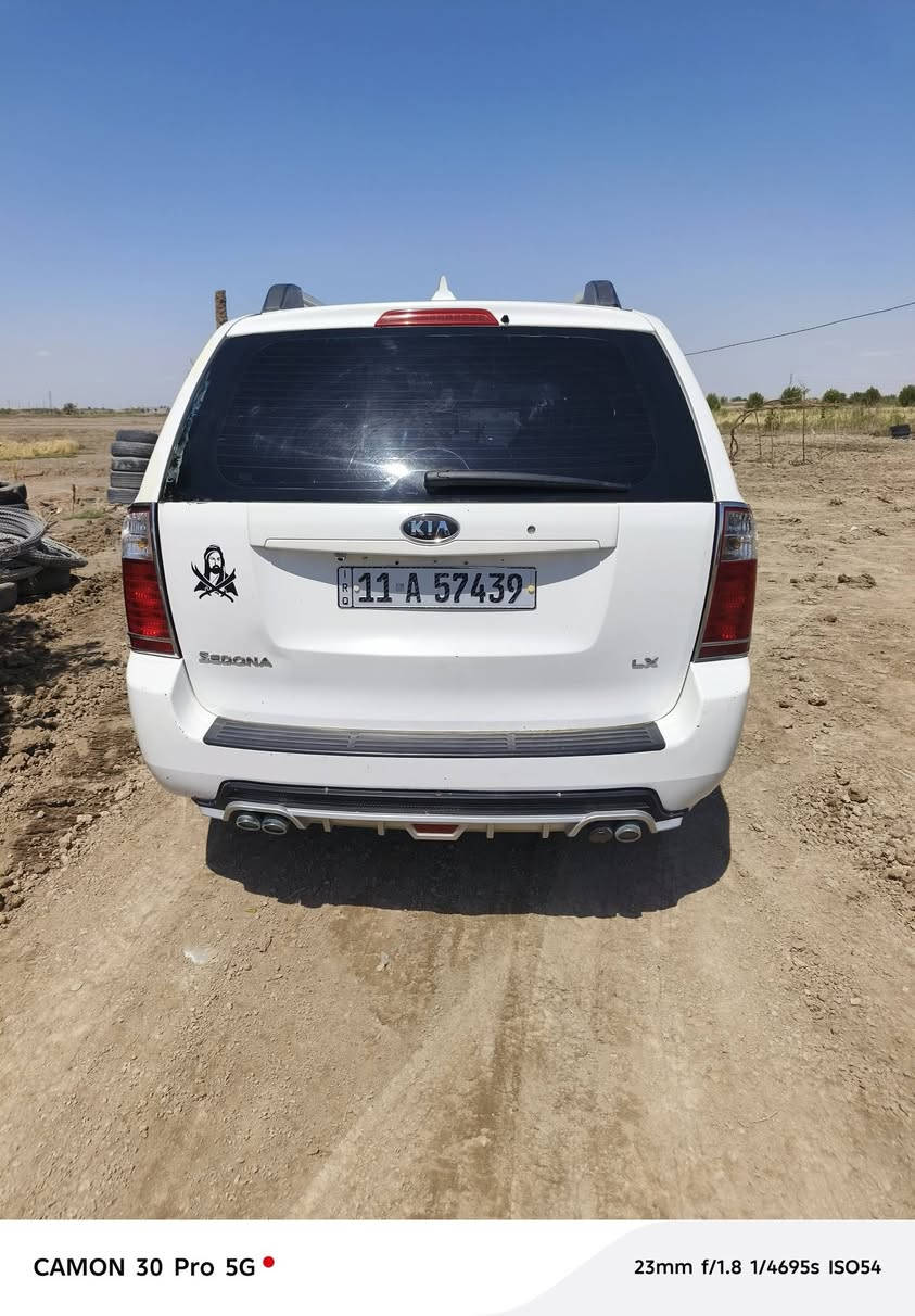 سلام عليكم كيا سيدونا للبيع موديل ٢٠٠٦ بسمي مكينه كير جدد توني شادهن تبريد شغال شرط حداديه تخم تاير جديد سياره جاهزه السعر ١١٠ اتصال *********** السماوه
