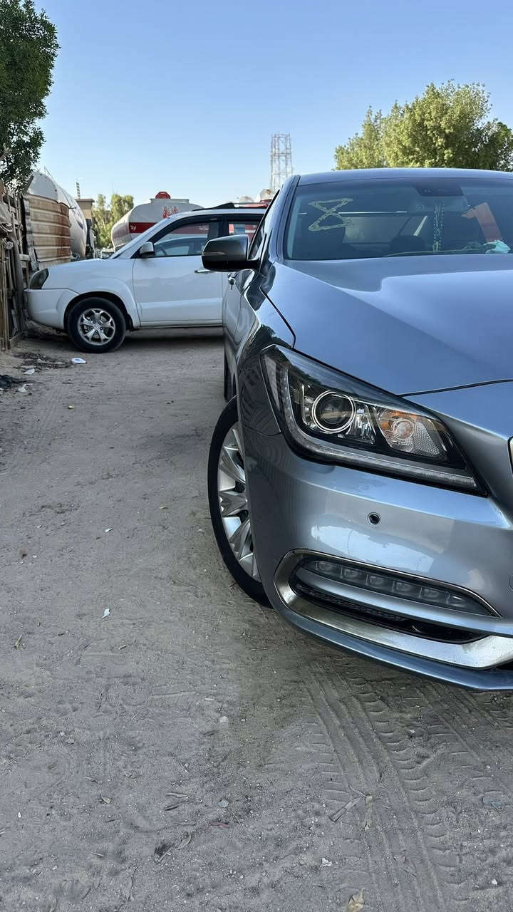 سلام عليكم البيع جينيس مديل2015 وارد كوري مكفول من الحادث بيه رشات صبغ فول من عده الفتحه سعر145 وبيه مجال مكان نجف ***********
